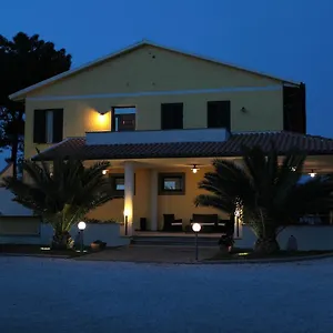 https://agriturismo-villa-caprareccia.it-tuscanyhotel.com